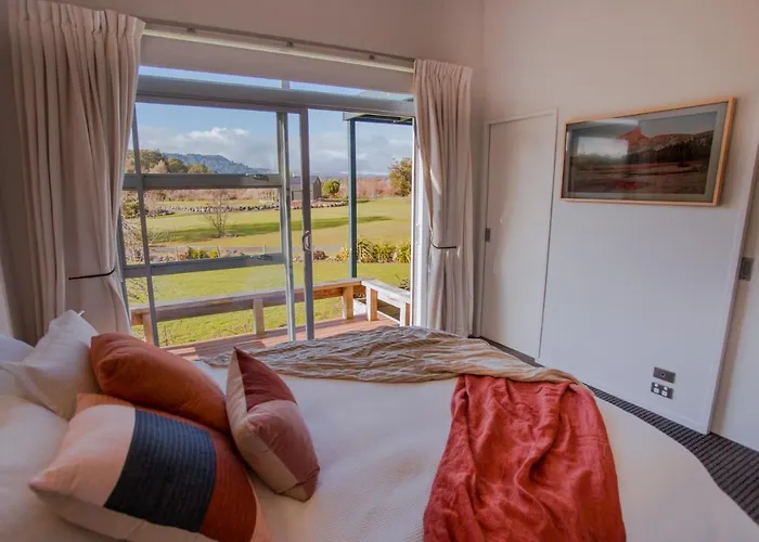 Mountain Glass - Ohakune Holiday Home